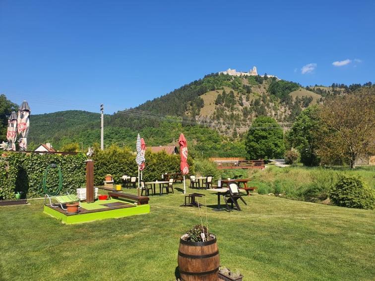 Hostinec Vo Visnovom Stará Turá Buitenkant foto