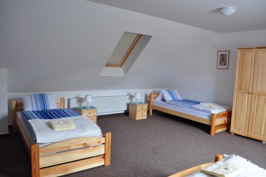 Hostinec Vo Visnovom Stará Turá Kamer foto